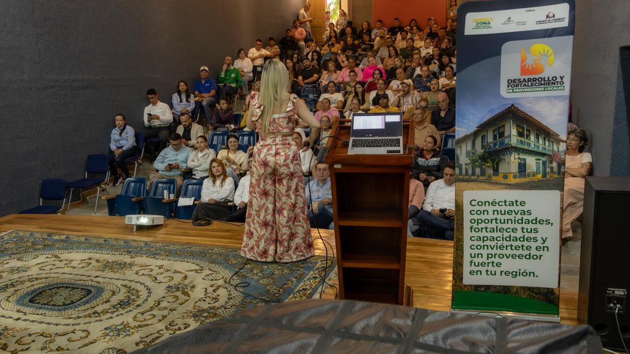 QUEBRADONA Y CÁMARA DE COMERCIO DE MEDELLÍN PARA ANTIOQUIA FORTALECERÁN 150 UNIDADES PRODUCTIVAS DEL SUROESTE